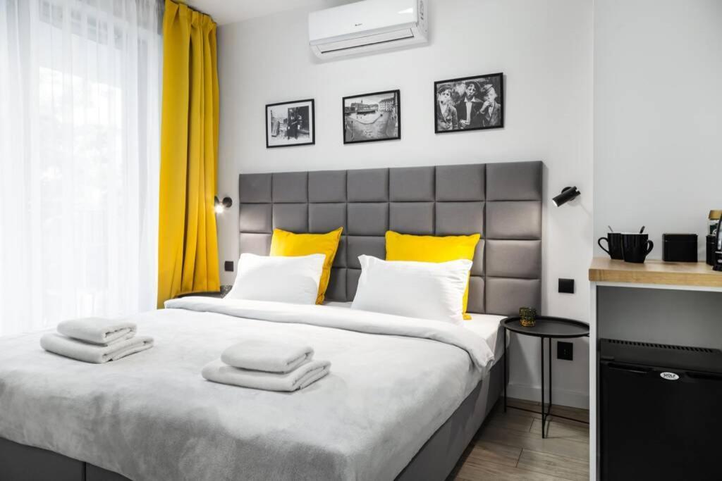 Househost Apartment: Miodowa 42/8A Street Krasków Eksteriør bilde