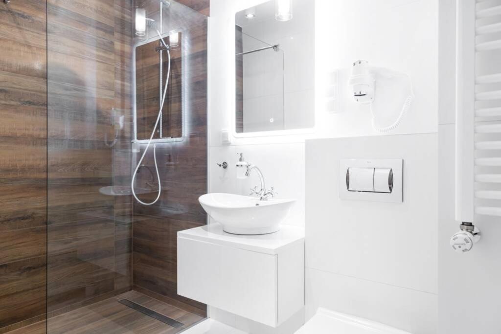 Househost Apartment: Miodowa 42/8A Street Krasków Eksteriør bilde
