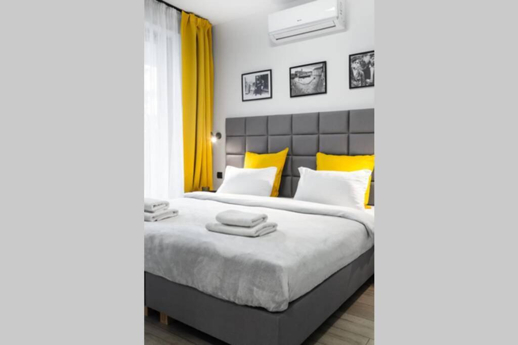 Househost Apartment: Miodowa 42/8A Street Krasków Eksteriør bilde